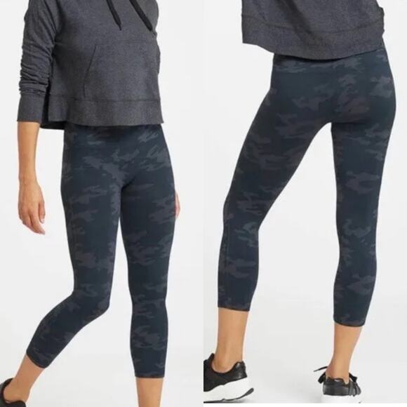 Spanx Look At Me Now Gray Camo Leggings Size Medium - Picture 1 of 4